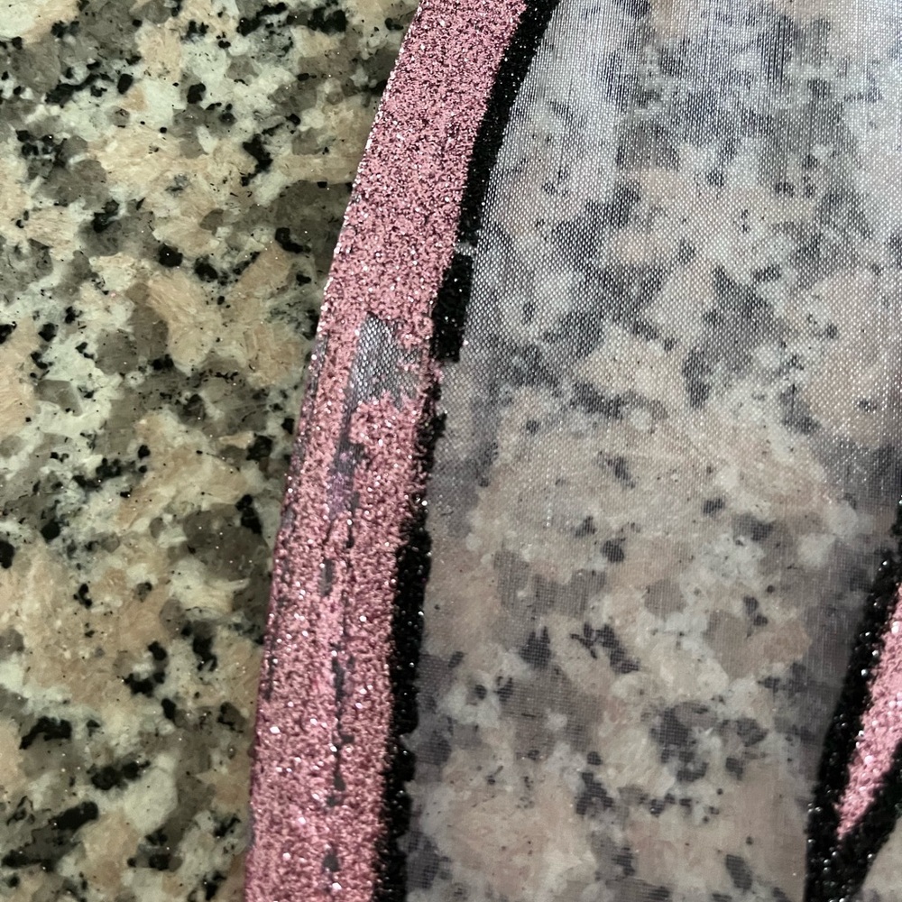 Butterfly wings missing some glitter - Picture 4 of 5